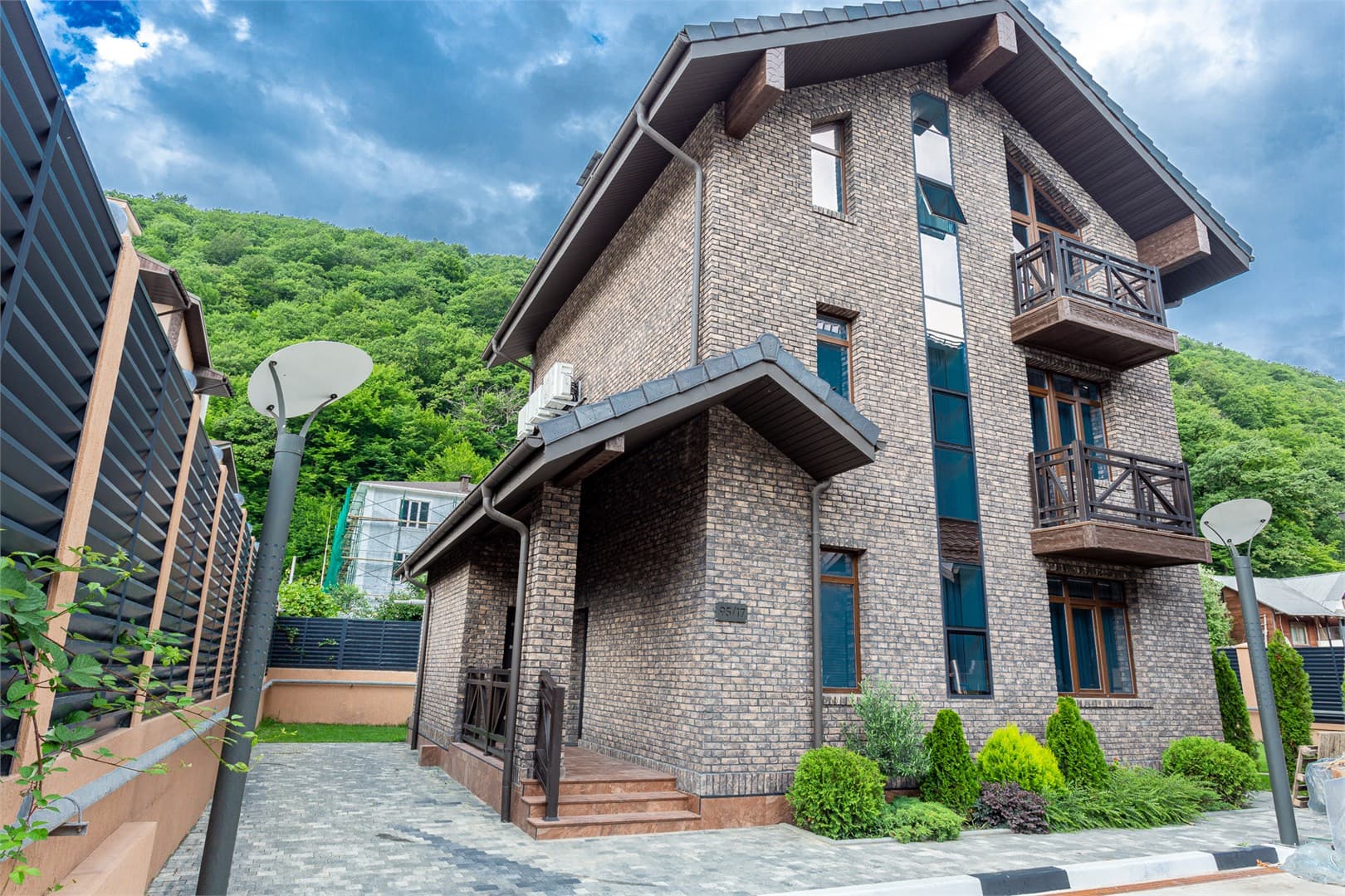 Villa Mount
