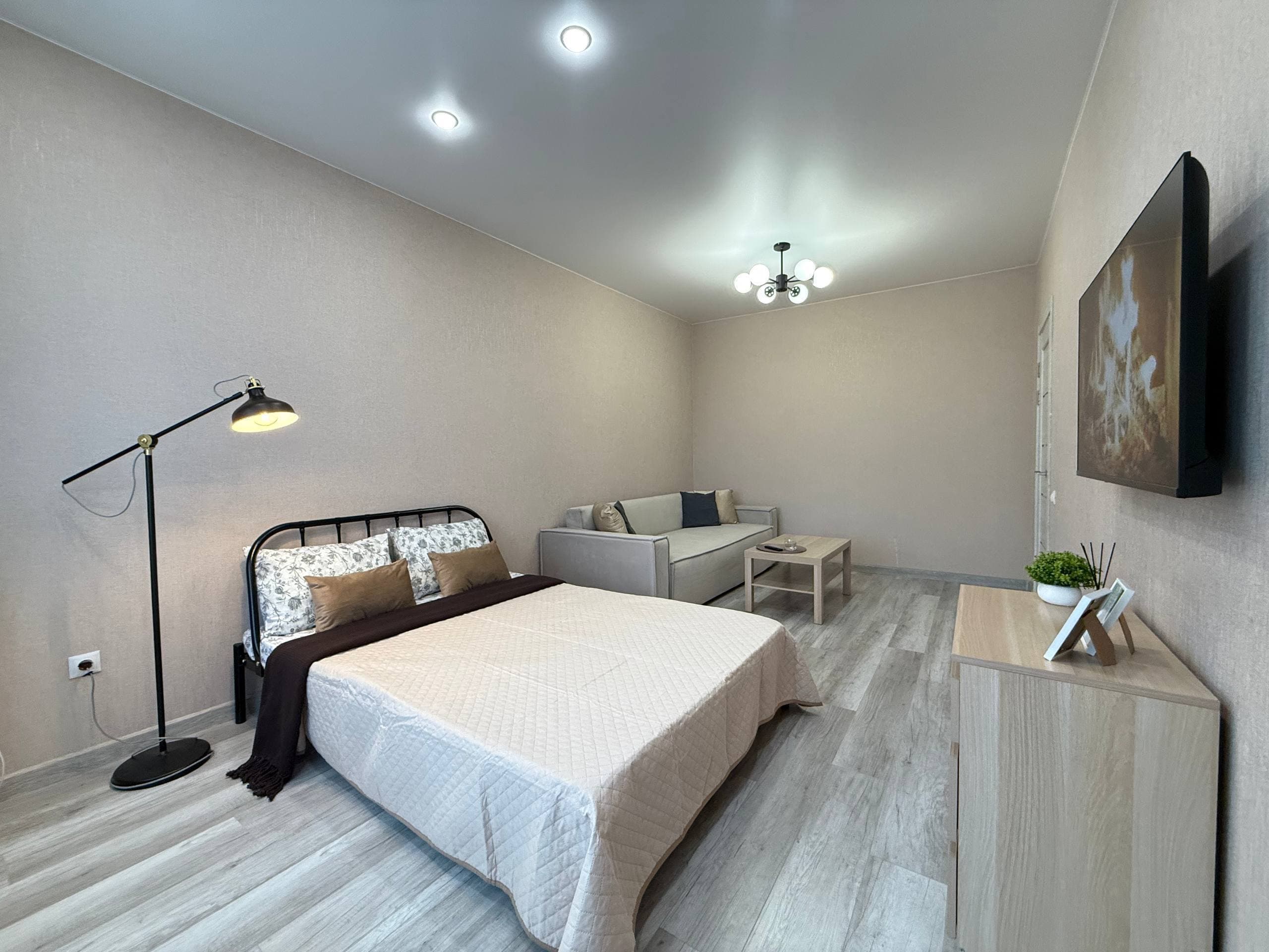 HOME HOTEL улица Ясный Берег, 25