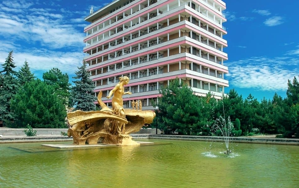 Таврия (Евпатория)