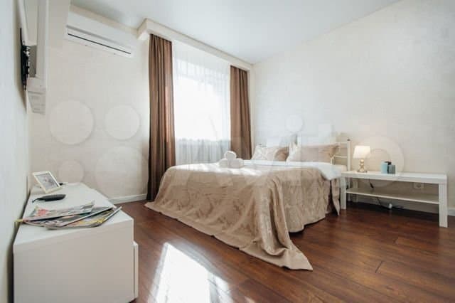 Flat40 Суворова, 5